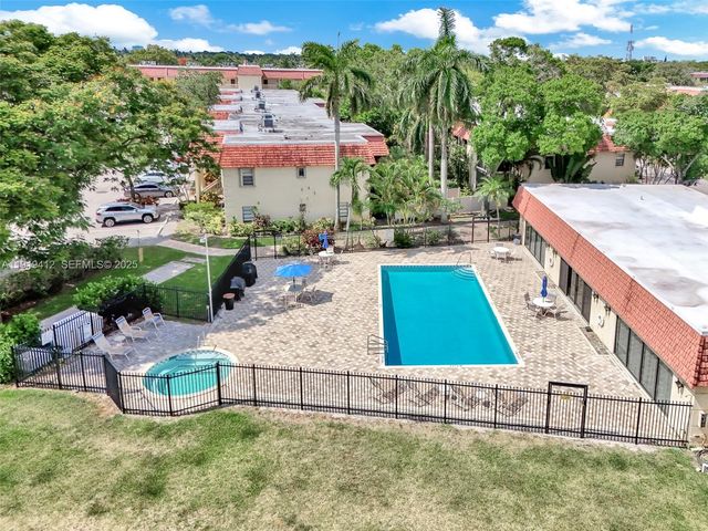 132 S Cypress Rd 518, Pompano Beach, FL 33060