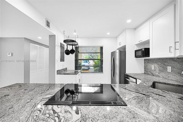 132 S Cypress Rd 518, Pompano Beach, FL 33060