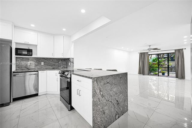 132 S Cypress Rd 518, Pompano Beach, FL 33060