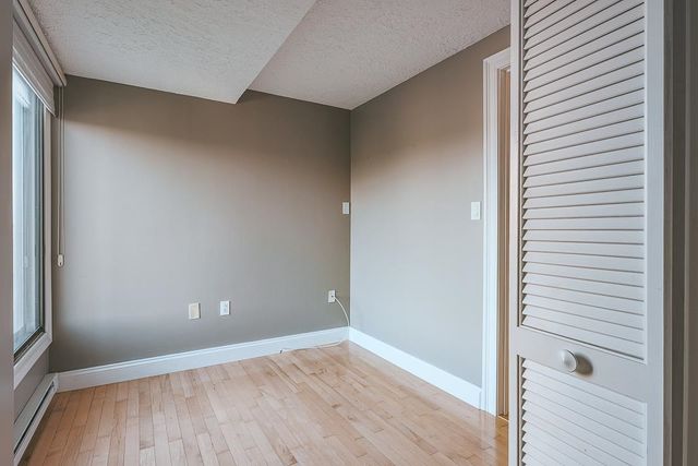 55 River Rd Apt 8A, Manchester, NH 03104