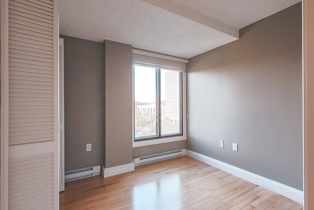 55 River Rd Apt 8A, Manchester, NH 03104