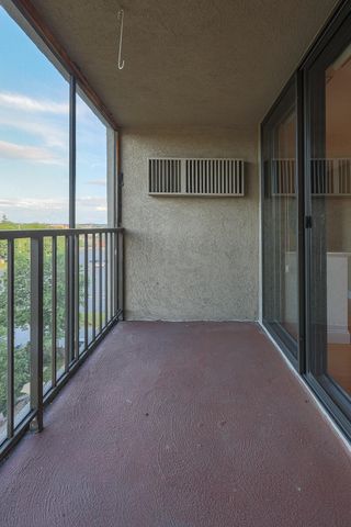 55 River Rd Apt 8A, Manchester, NH 03104