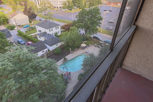 55 River Rd Apt 8A, Manchester, NH 03104