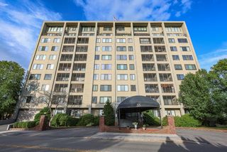 55 River Rd Apt 8A, Manchester, NH 03104