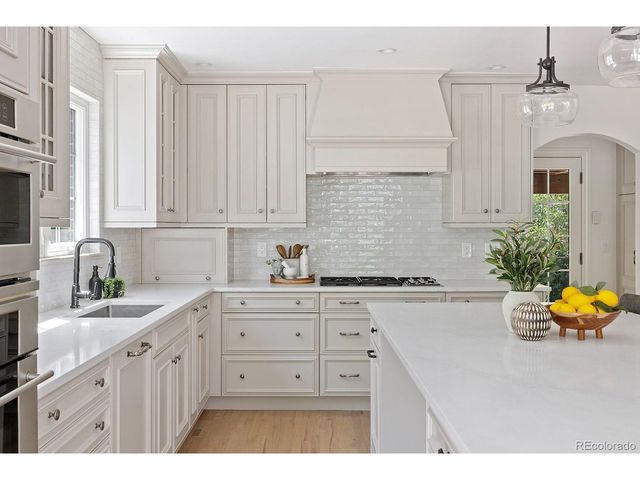 345 Dahlia St, Denver, CO 80220