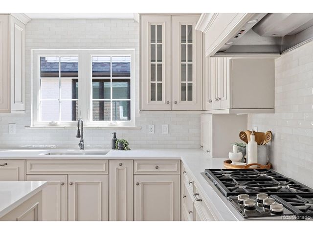 345 Dahlia St, Denver, CO 80220