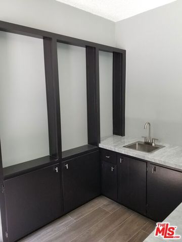 5652 Glenford Street, Los Angeles, CA 90008