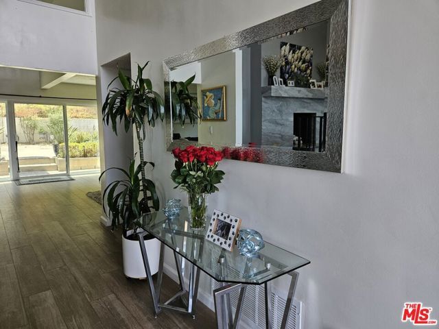 5652 Glenford Street, Los Angeles, CA 90008