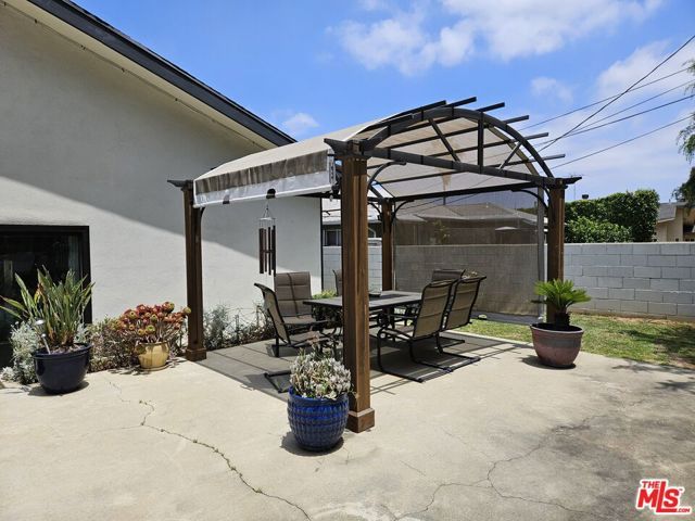 5652 Glenford Street, Los Angeles, CA 90008