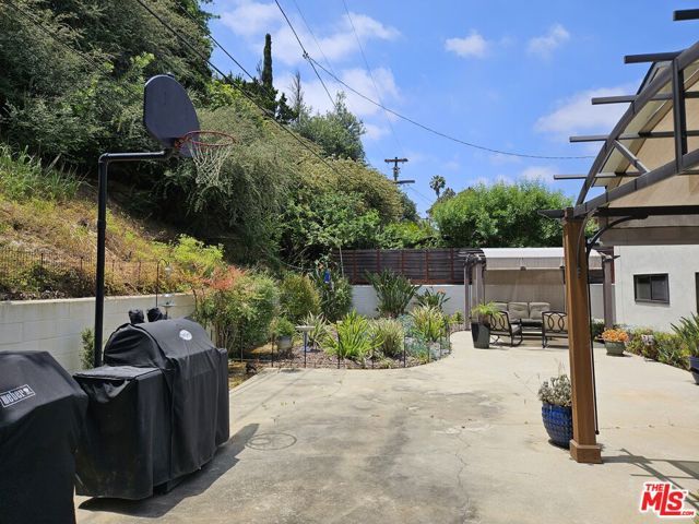 5652 Glenford Street, Los Angeles, CA 90008
