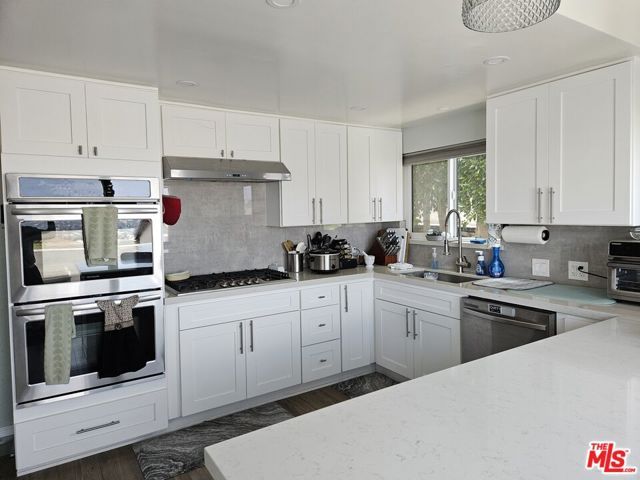 5652 Glenford Street, Los Angeles, CA 90008