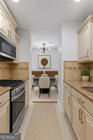 5250 Forest Downs Lane, Atlanta, GA 30349