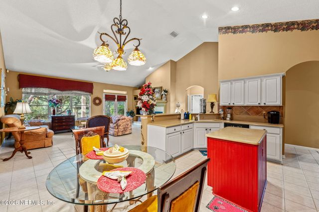9156 SPINDLETREE Way, Jacksonville, FL 32256