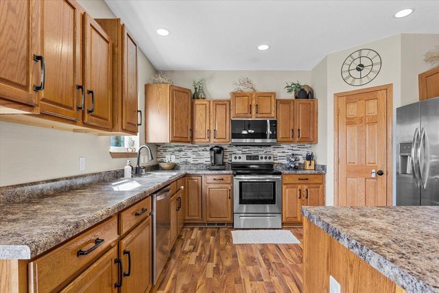 503 Brockway DRIVE, Mukwonago, WI 53149