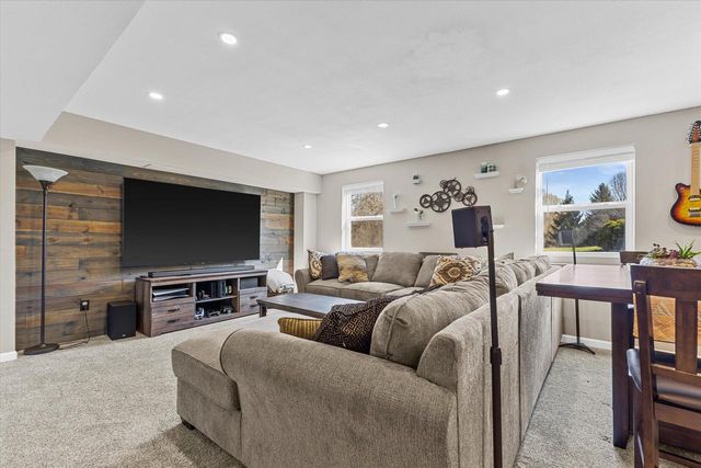 503 Brockway DRIVE, Mukwonago, WI 53149