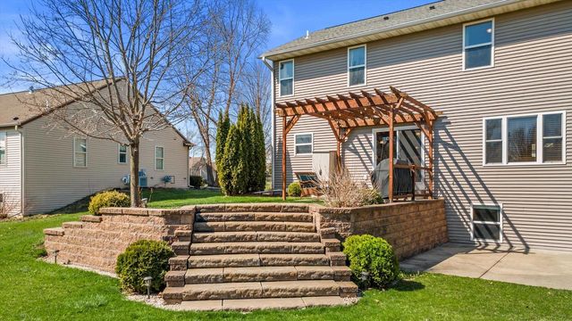 503 Brockway DRIVE, Mukwonago, WI 53149