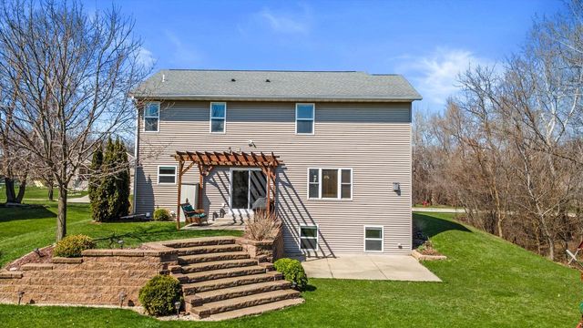 503 Brockway DRIVE, Mukwonago, WI 53149