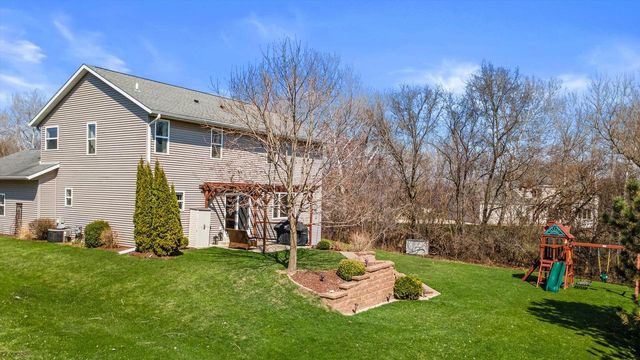 503 Brockway DRIVE, Mukwonago, WI 53149