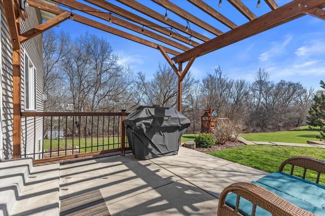 503 Brockway DRIVE, Mukwonago, WI 53149