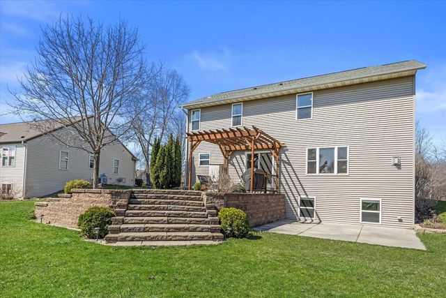 503 Brockway DRIVE, Mukwonago, WI 53149