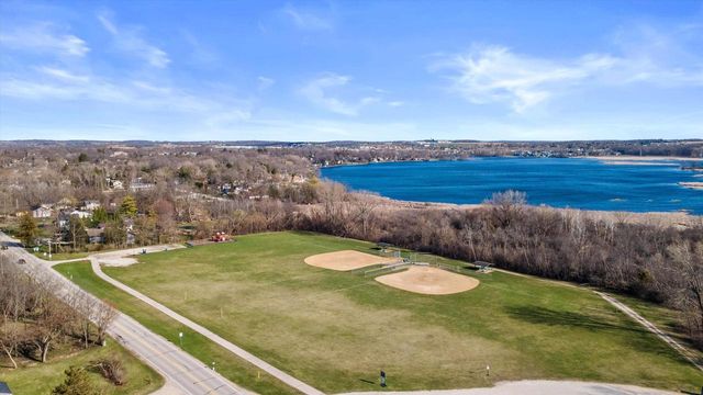 503 Brockway DRIVE, Mukwonago, WI 53149
