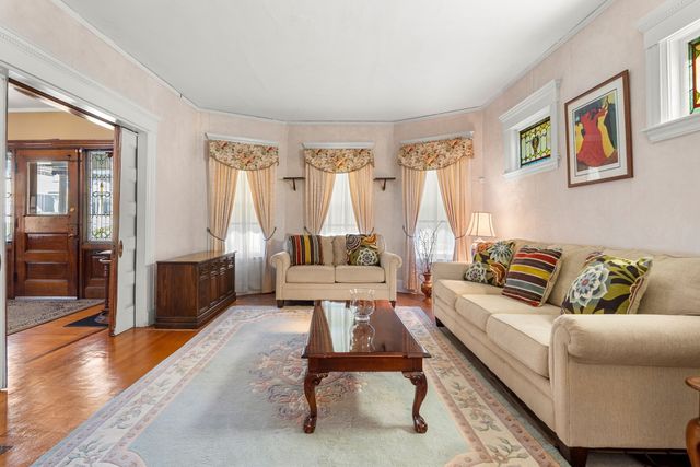 54 Tonawanda St, Boston, MA 02124