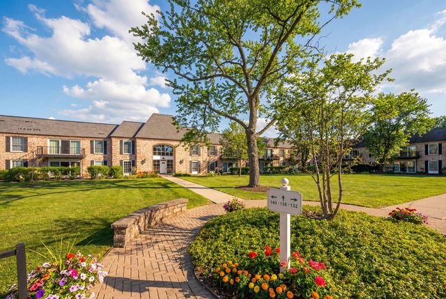 140 Carriage Way Drive C218, Burr Ridge, IL 60527