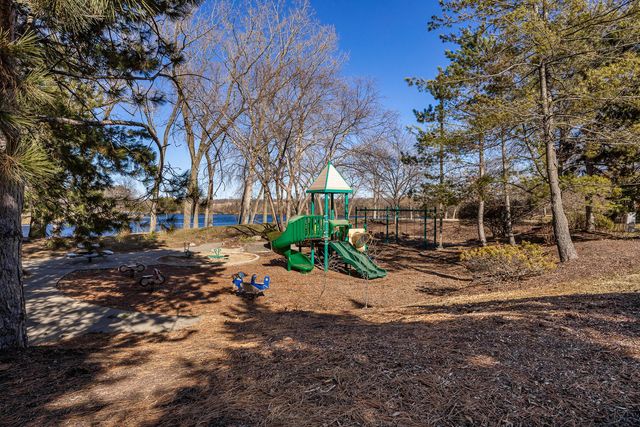 140 Carriage Way Drive C218, Burr Ridge, IL 60527