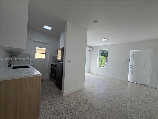 2784 SW 31st Pl, Miami, FL 33133