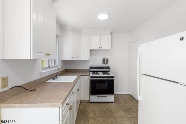 23 Riverdale Ave, Belleville Twp., NJ 07109