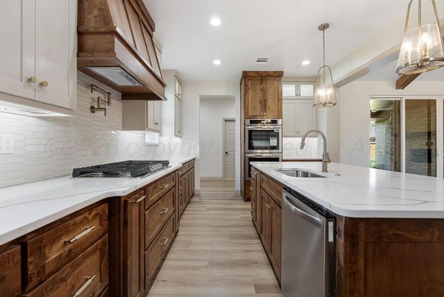 24 SOUTHRIDGE Drive, Canyon, TX 79015