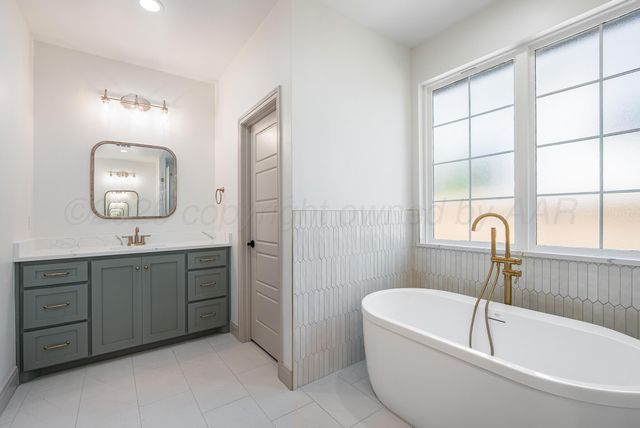 24 SOUTHRIDGE Drive, Canyon, TX 79015