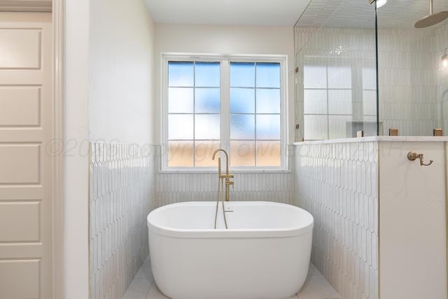 24 SOUTHRIDGE Drive, Canyon, TX 79015