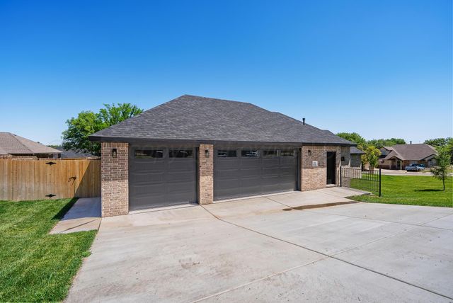 24 SOUTHRIDGE Drive, Canyon, TX 79015