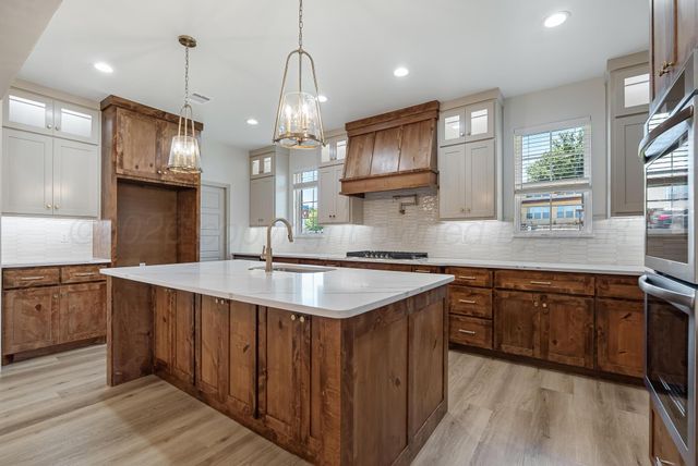 24 SOUTHRIDGE Drive, Canyon, TX 79015