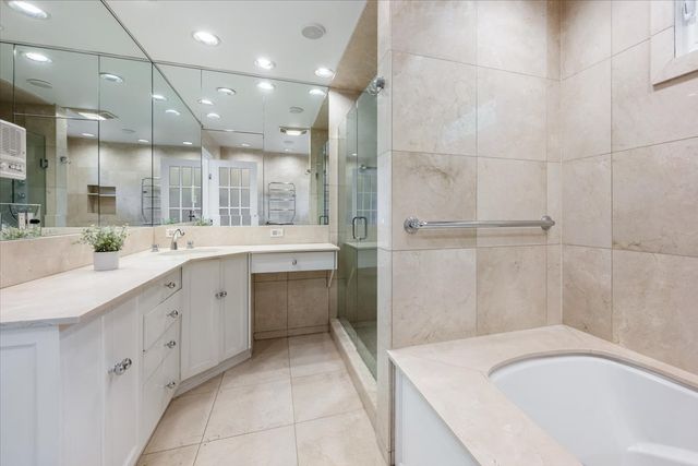 881 Marion Avenue, Highland Park, IL 60035