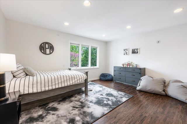 881 Marion Avenue, Highland Park, IL 60035