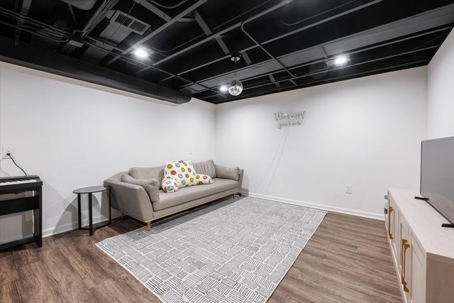 881 Marion Avenue, Highland Park, IL 60035