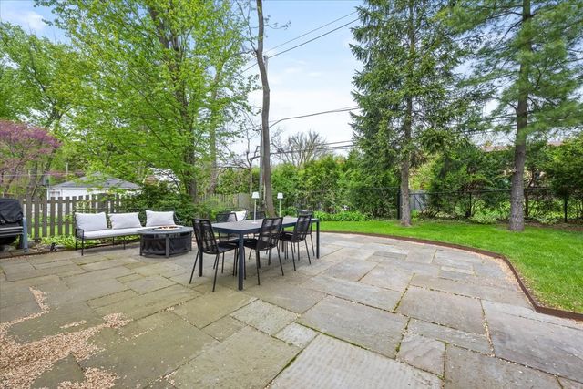 881 Marion Avenue, Highland Park, IL 60035