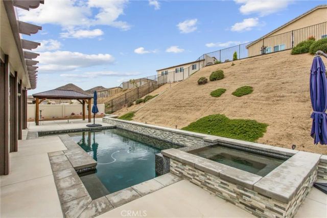 30901 Foxhollow, Winchester, CA 92596