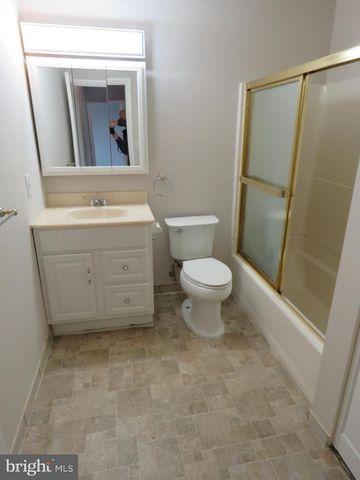 6240 PATRICK HENRY CT, Bensalem, PA 19020