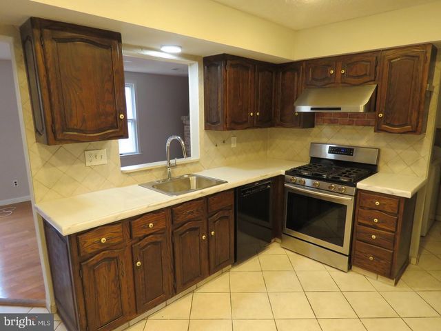 6240 PATRICK HENRY CT, Bensalem, PA 19020