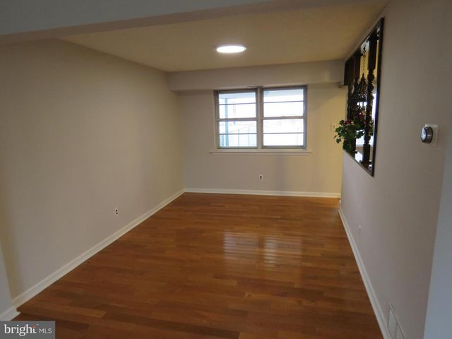 6240 PATRICK HENRY CT, Bensalem, PA 19020