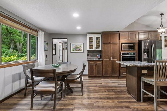 682 O'Neil Road, Hudson, WI 54016