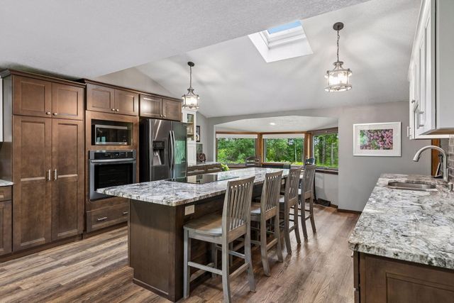 682 O'Neil Road, Hudson, WI 54016