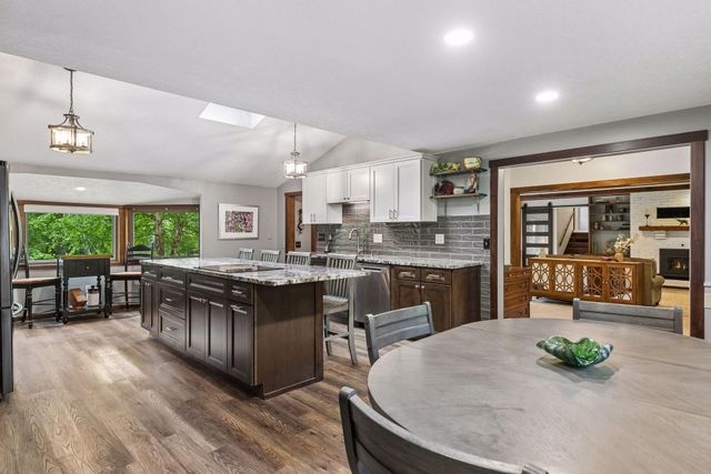 682 O'Neil Road, Hudson, WI 54016