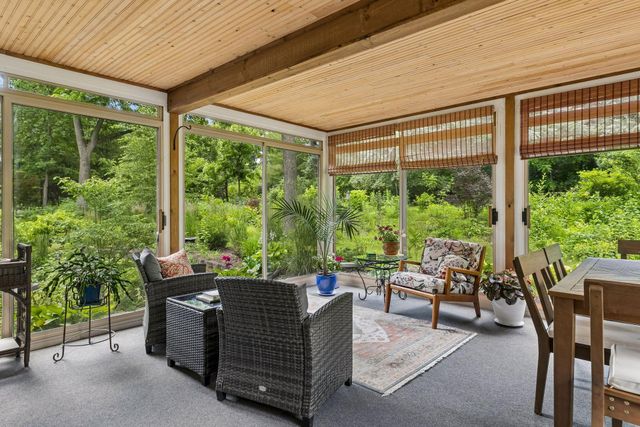 682 O'Neil Road, Hudson, WI 54016