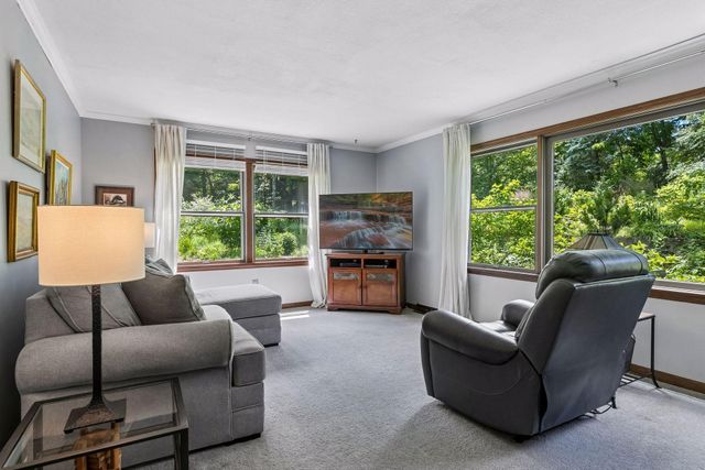 682 O'Neil Road, Hudson, WI 54016