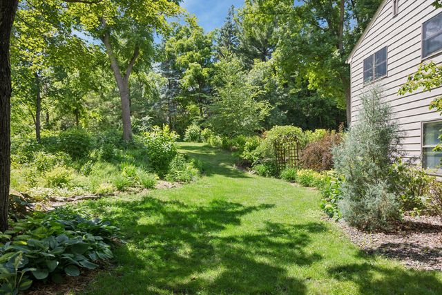 682 O'Neil Road, Hudson, WI 54016