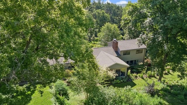 682 O'Neil Road, Hudson, WI 54016